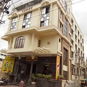 2* Hotel Vyshak International